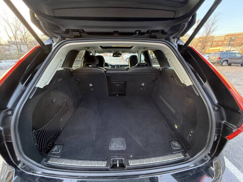 2019 Volvo XC60 T5 Momentum