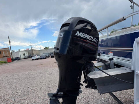 2014 Tracker MARINE FISHIN BARGE