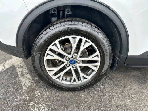 2022 Ford Escape SEL