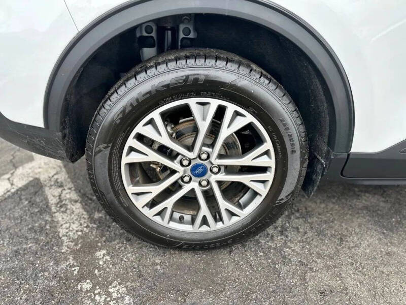 2022 Ford Escape SEL