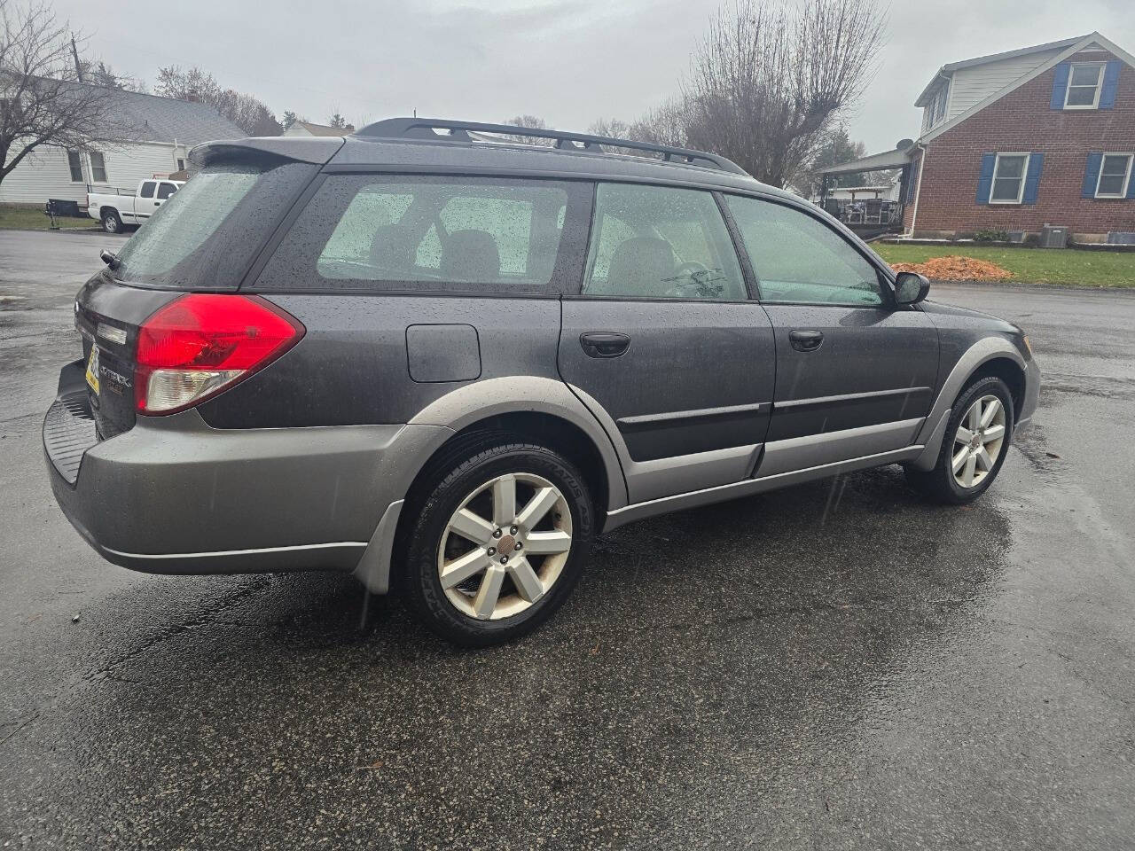 2009 Subaru Outback for sale at QUEENSGATE AUTO SALES in York, PA