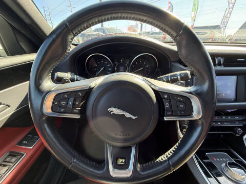 2016 Jaguar XF R-Sport