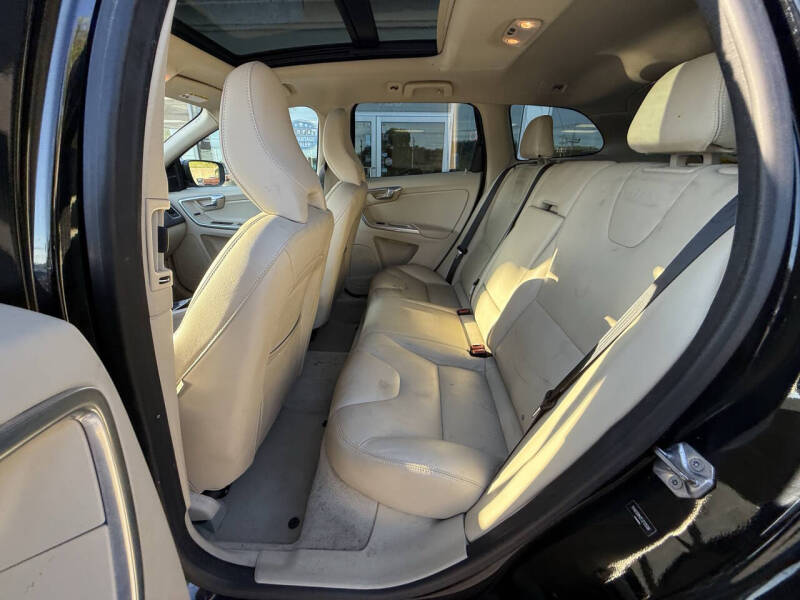 2015 Volvo XC60 T5 Platinum