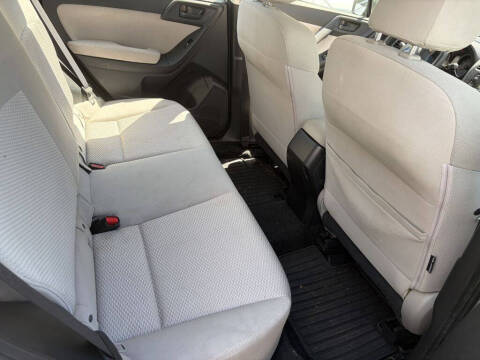 2015 Subaru Forester 2.5i