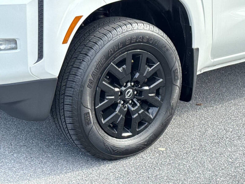 2023 Nissan Frontier SV