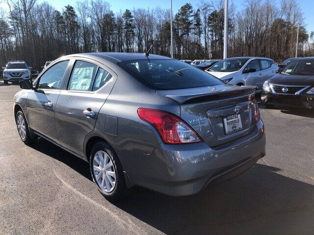 2019 Nissan Versa SV