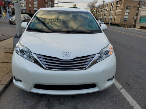 2016 Toyota Sienna for sale at OFIER AUTO SALES in Freeport NY