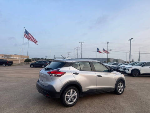 2020 Nissan Kicks S