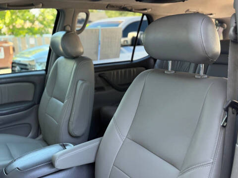 2004 Toyota Sequoia Limited