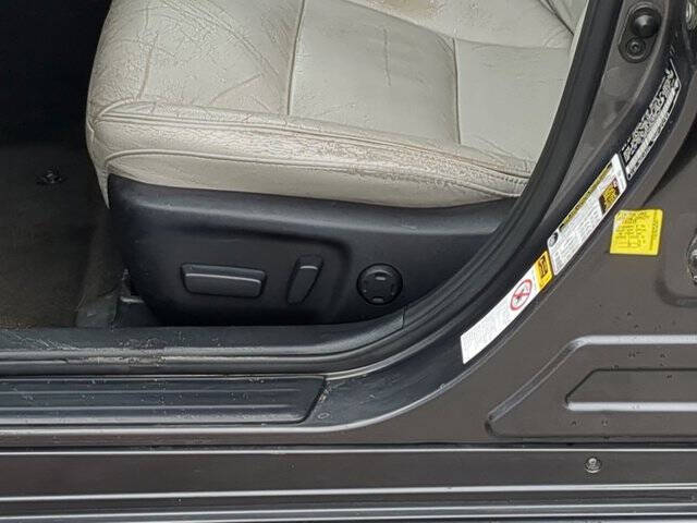 2013 Toyota Avalon Hybrid