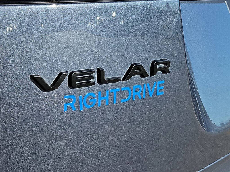 2025 Land Rover Range Rover Velar P250 Dynamic SE
