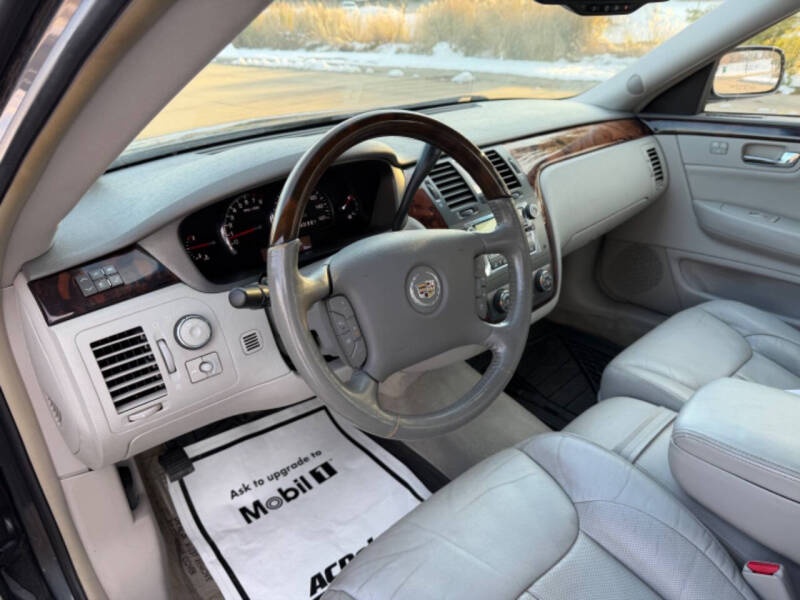 2009 Cadillac DTS Luxury 6-Passenger