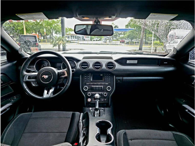 2015 Ford Mustang V6