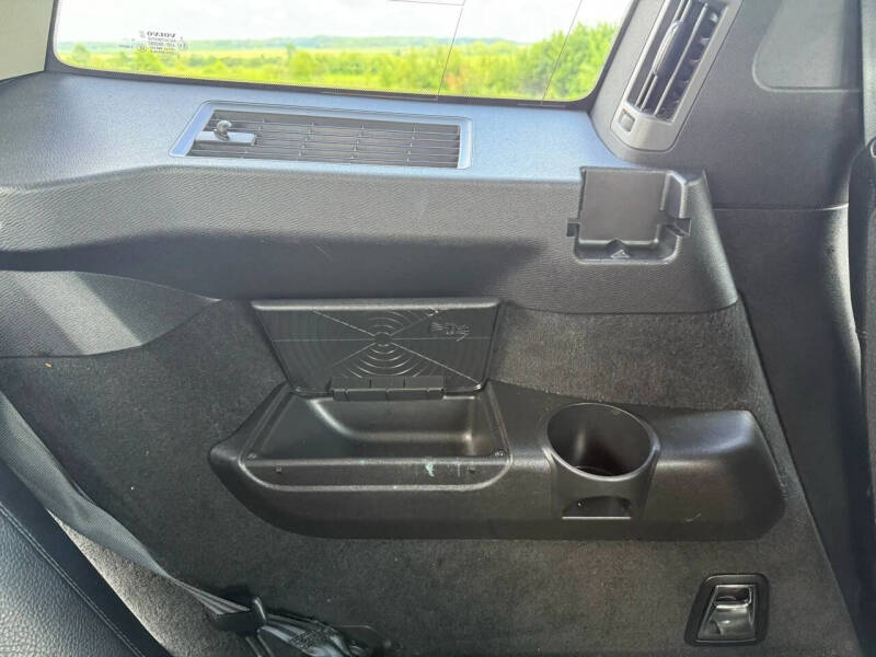 2020 Volvo XC90 T6 Momentum 6-Passenger