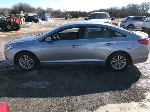 2017 Hyundai Sonata for sale at Integrity Auto Group in Augusta KS