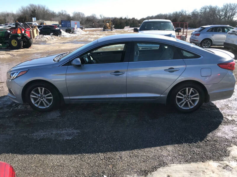 2017 Hyundai Sonata for sale at Integrity Auto Group in Augusta KS