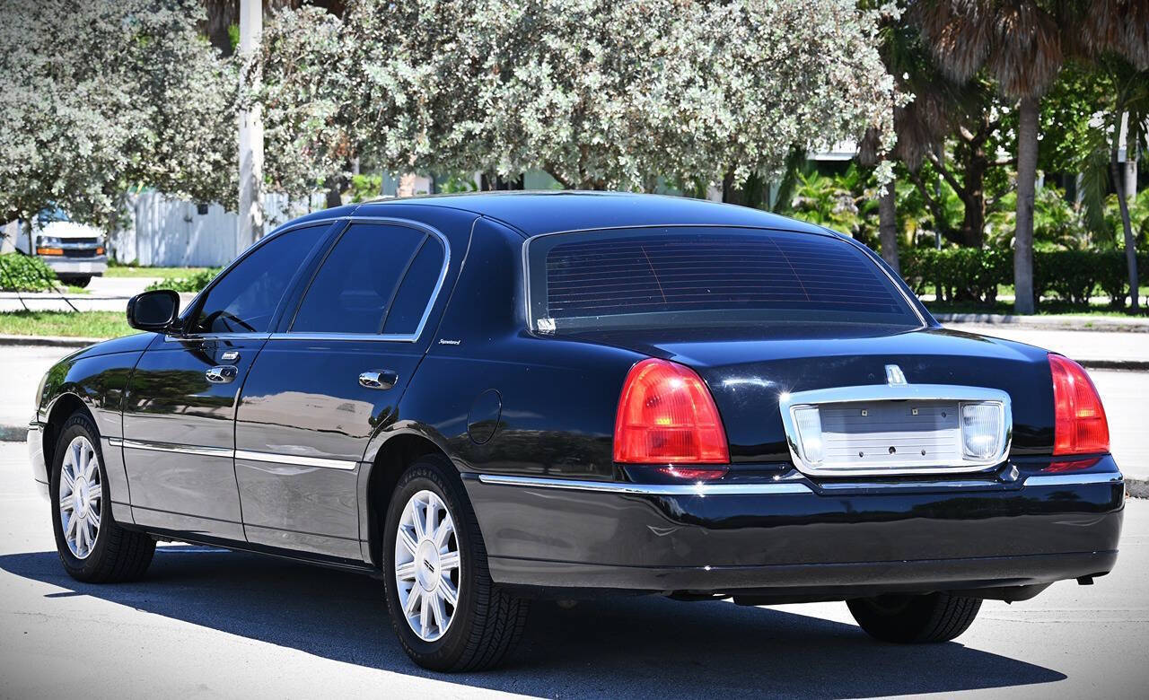2011 Lincoln Town Car 5