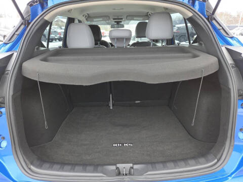 2023 Nissan Kicks SR