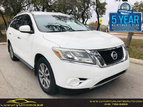 2015 Nissan Pathfinder for sale at LUXURY UNLIMITED AUTO SALES in San Antonio TX