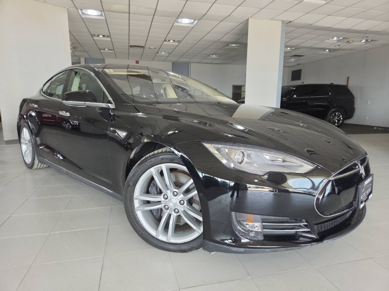 Black 2015 Tesla Model S 85D AWD 85D 4dr Liftback 1