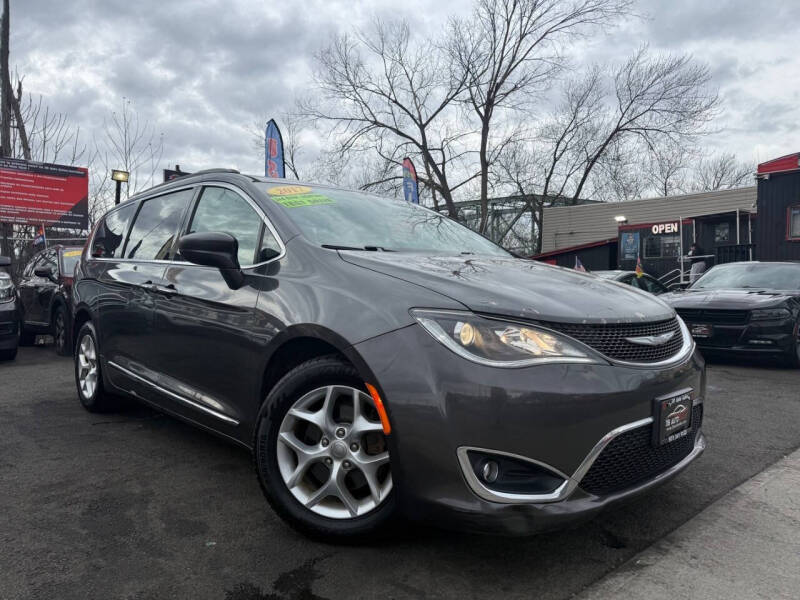 2017 Chrysler Pacifica Touring Plus