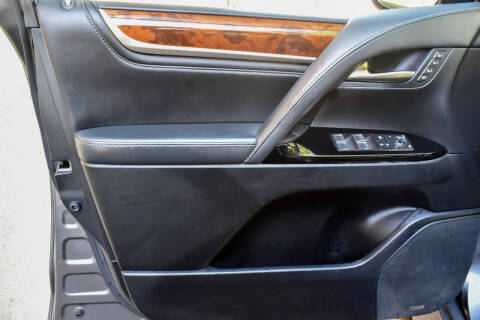 2018 Lexus LX 570
