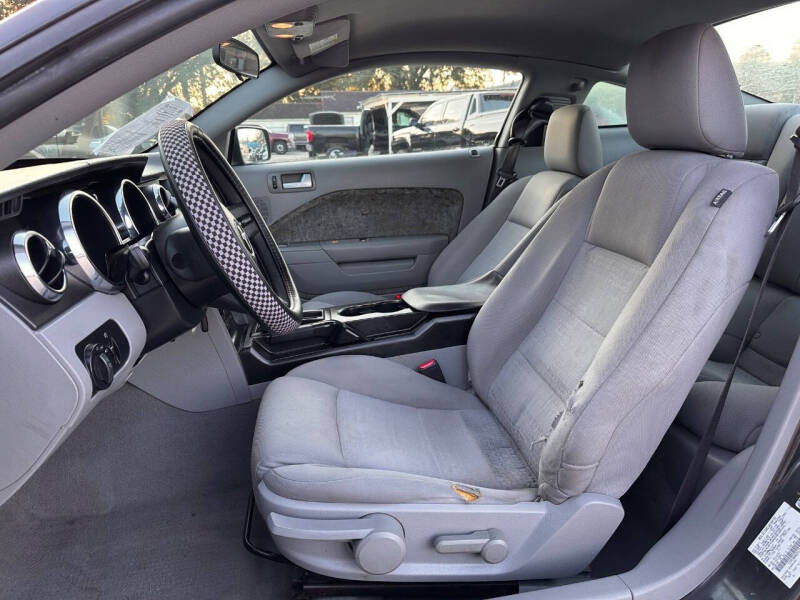 2009 Ford Mustang V6 Deluxe