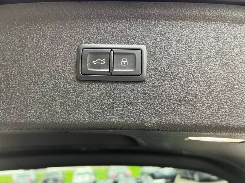 2018 Audi SQ5 3.0T quattro Premium Plus