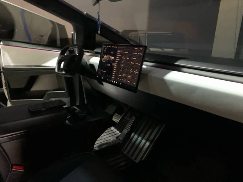 2024 Tesla Cybertruck
