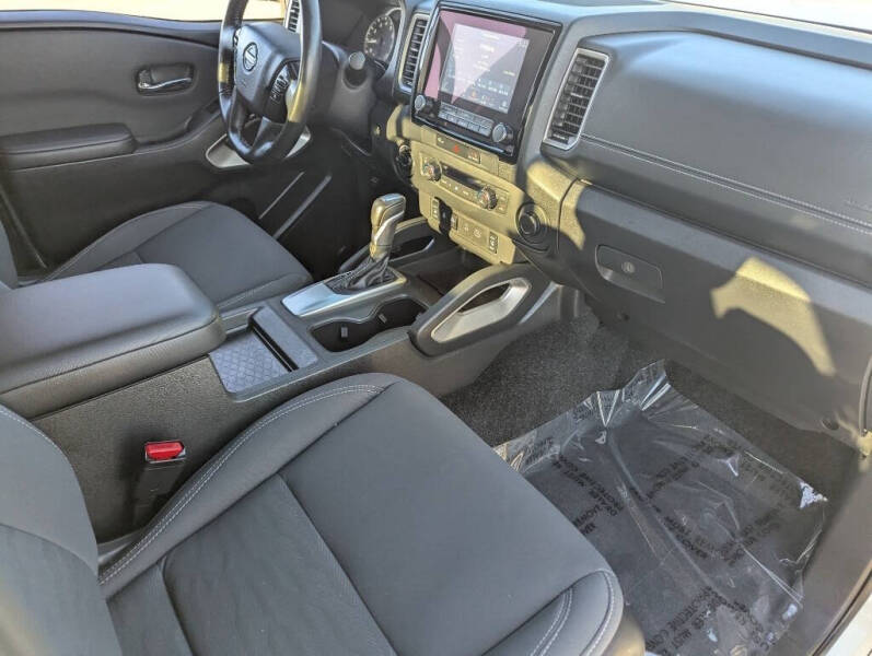 2024 Nissan Frontier SV