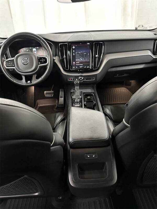 2019 Volvo XC60 T6 R-Design