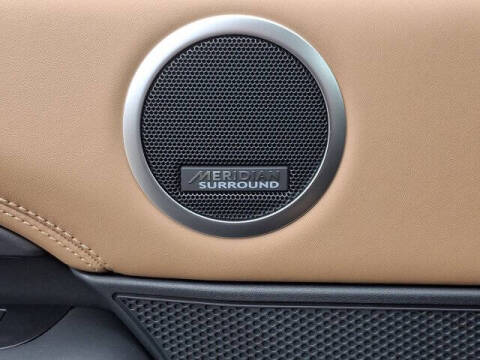 2025 Land Rover Discovery P360 Metropolitan