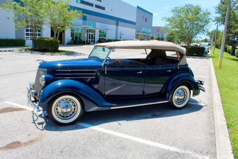 1936 Ford Deluxe
