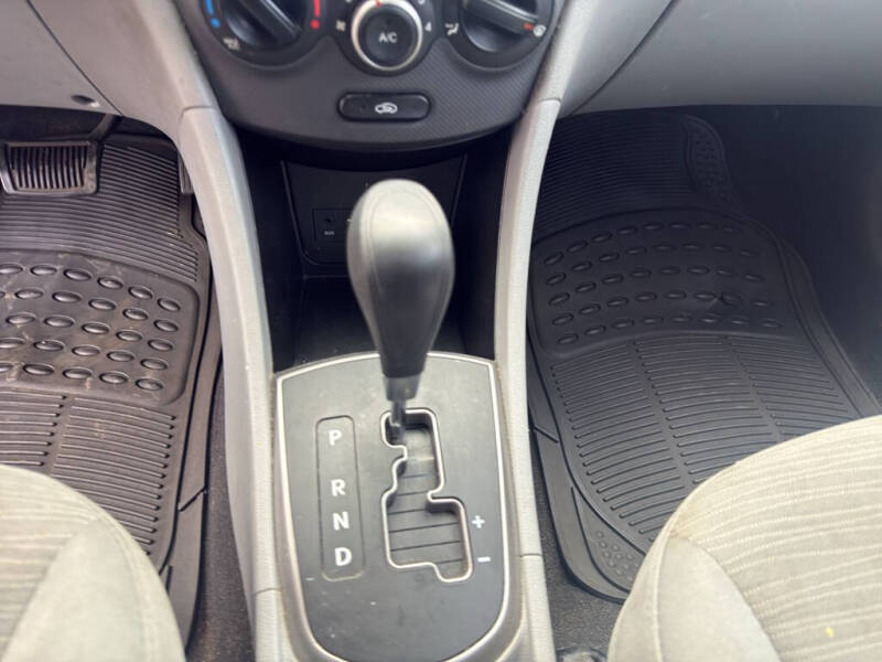 2015 Hyundai Accent GS