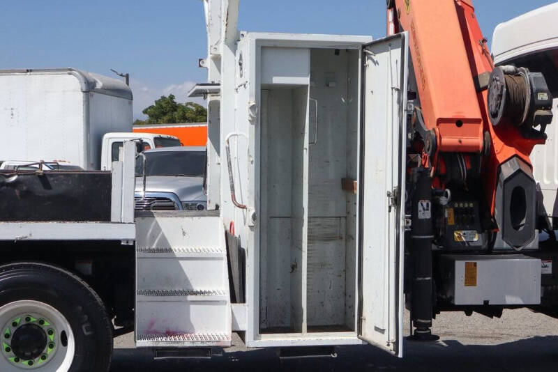 2013 Freightliner M2 112