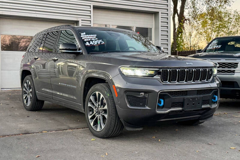 2024 Jeep Grand Cherokee Overland 4xe's photo
