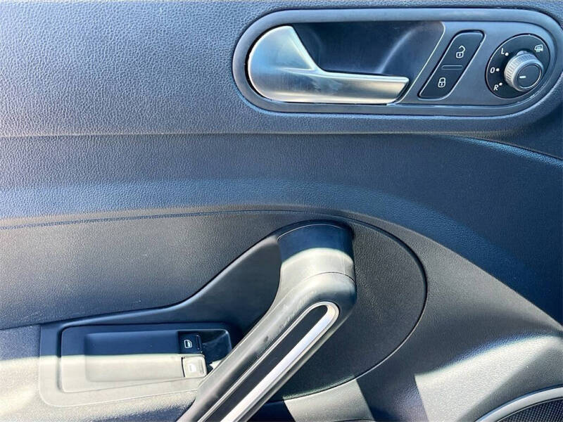 2018 Volkswagen Beetle 2.0T Coast