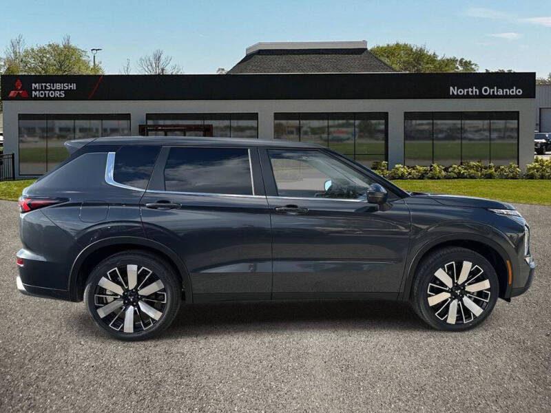 2026 Mitsubishi Outlander SE