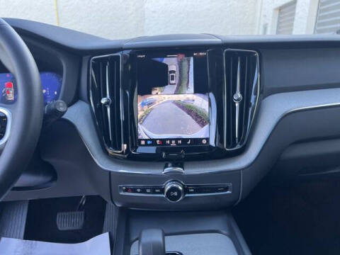 2025 Volvo XC60 B5 Plus Dark Theme