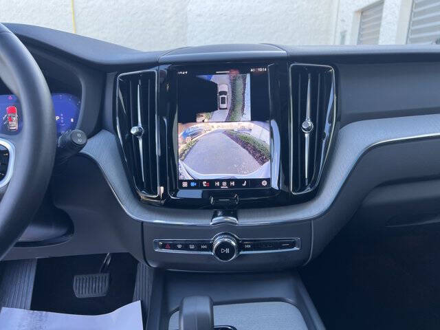 2025 Volvo XC60 B5 Plus Dark Theme