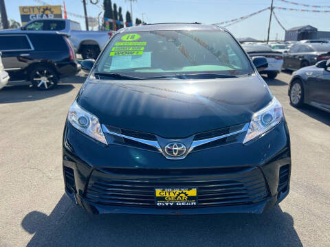 2018 Toyota Sienna LE 8-Passenger