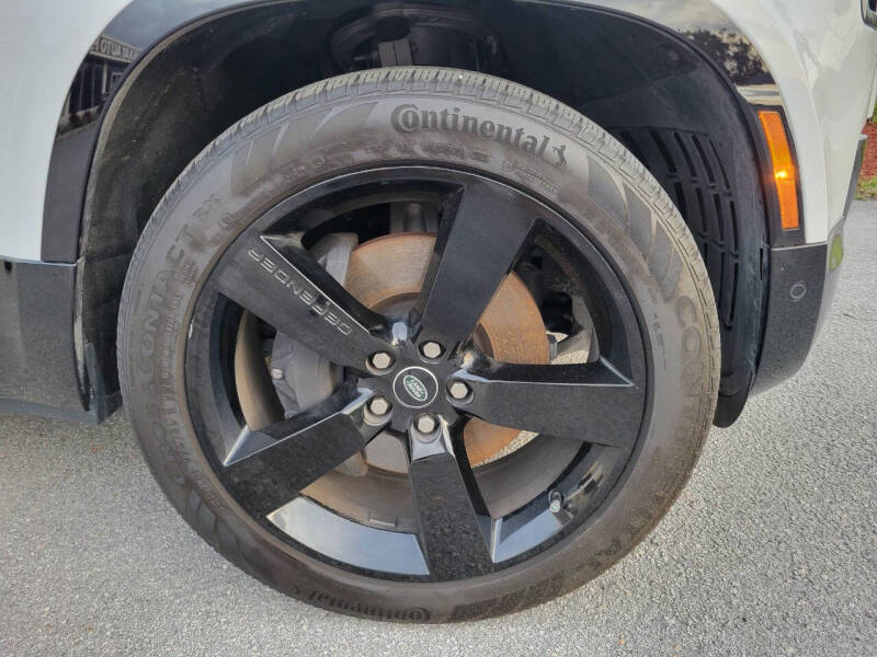 2024 Land Rover Defender 130 P400 X-Dynamic SE