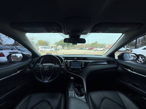 2020 Toyota Camry SE