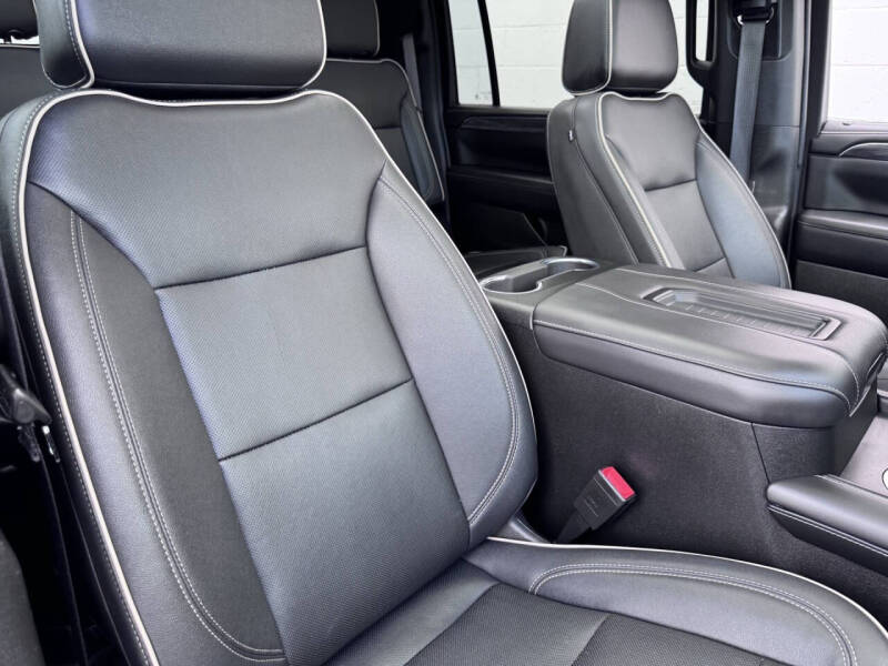 2023 GMC Yukon XL SLT