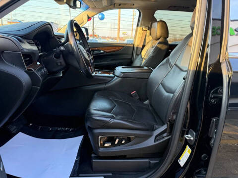 2016 Cadillac Escalade Luxury Collection