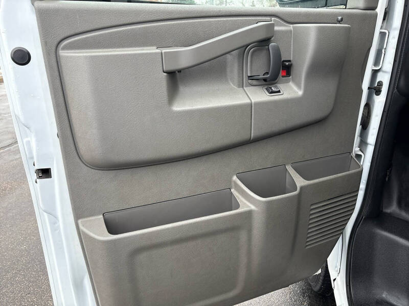 2023 Chevrolet Express LS 3500