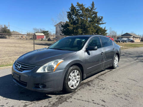 2010 Nissan Altima for sale at BUZZZ MOTORS in Moore OK