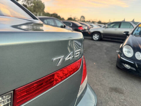 2002 BMW 7 Series 745i