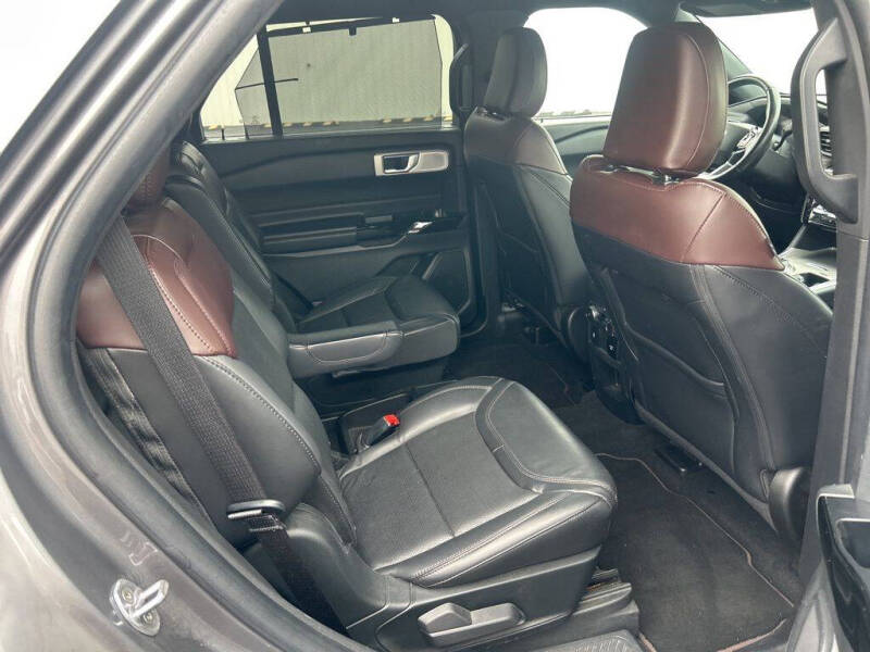 2021 Ford Explorer Platinum