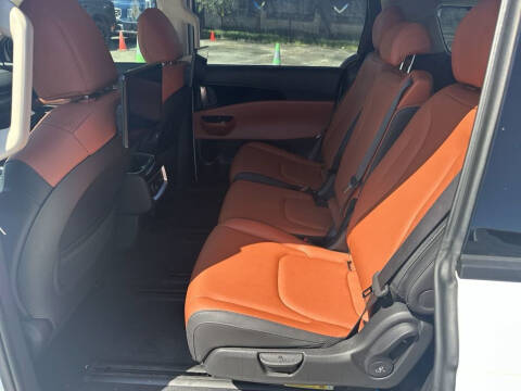 2024 Kia Carnival SX